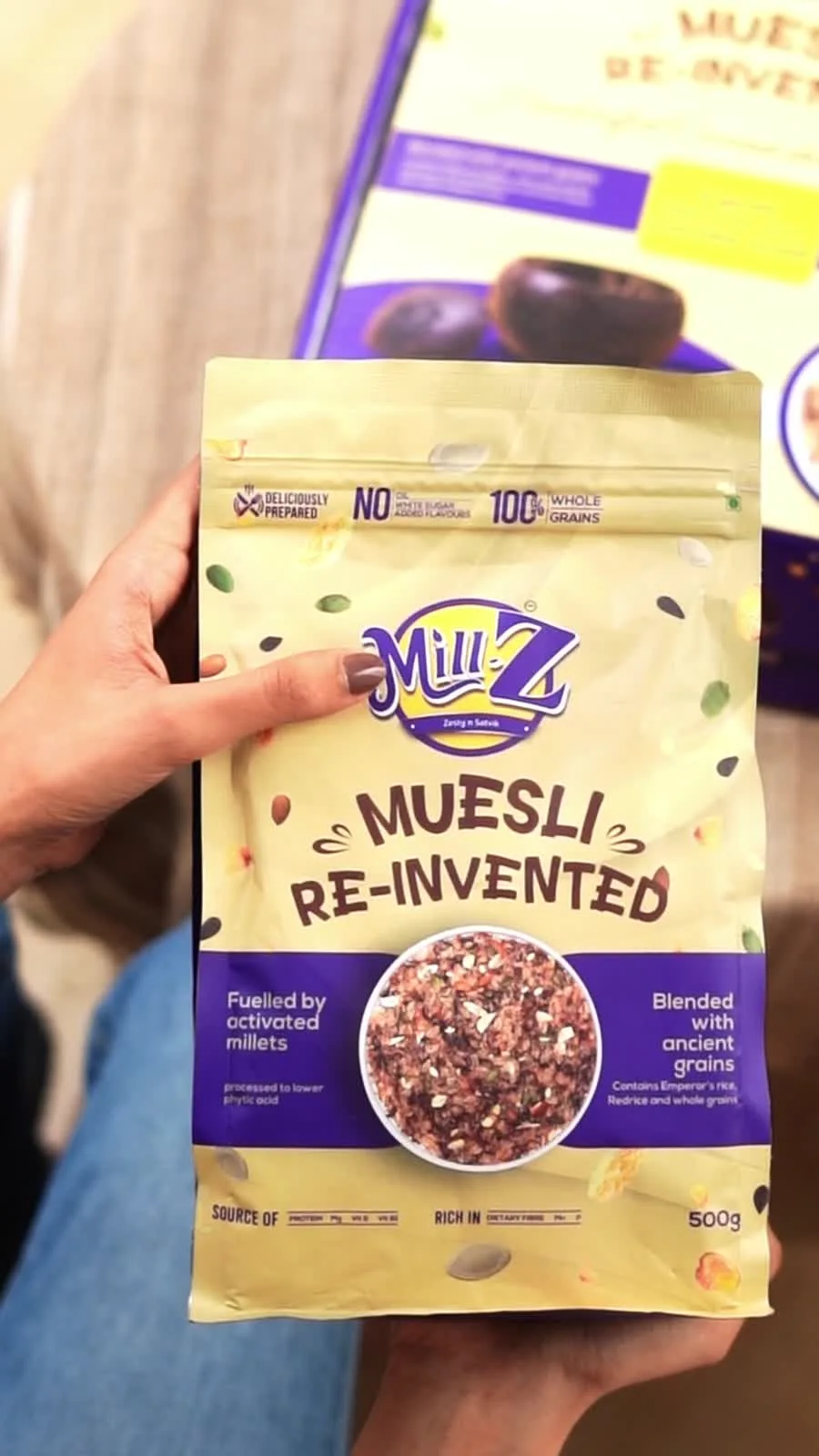 Frame from Mill-z — The Unboxing